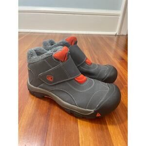 Keen Men's size 6 waterproof dual climate rubber sole gray ankle boots